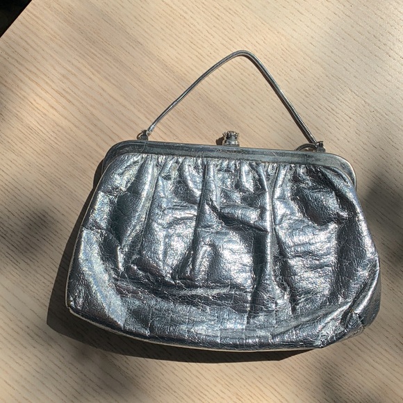 Very vintage evening clutch. Silver with rhinestone fastener - Picture 2 of 7